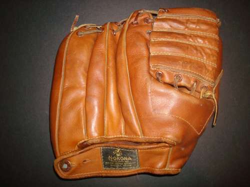 Bob Bundy Nokona G58 Back